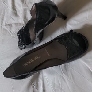 Women's shoes